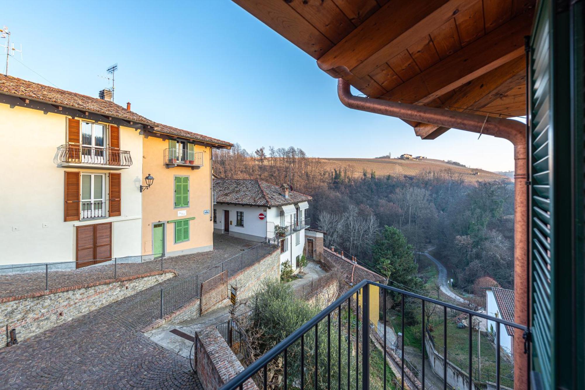 In Piazzetta Holiday Apartments, Barolo Eksteriør bilde
