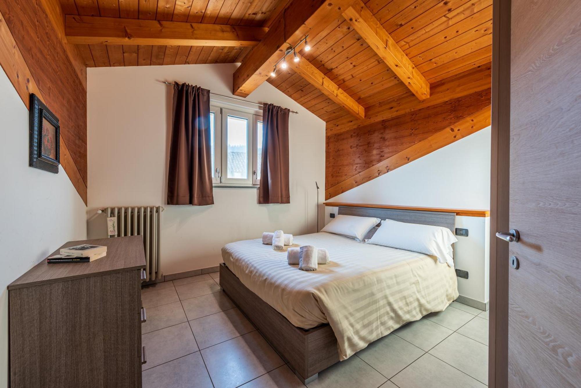In Piazzetta Holiday Apartments, Barolo Eksteriør bilde
