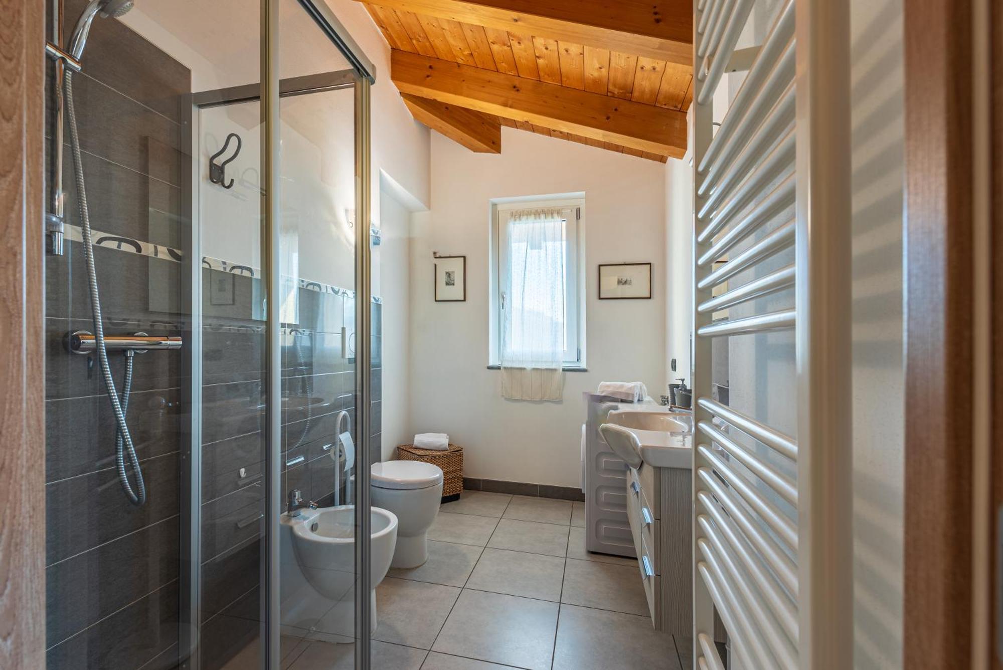 In Piazzetta Holiday Apartments, Barolo Eksteriør bilde