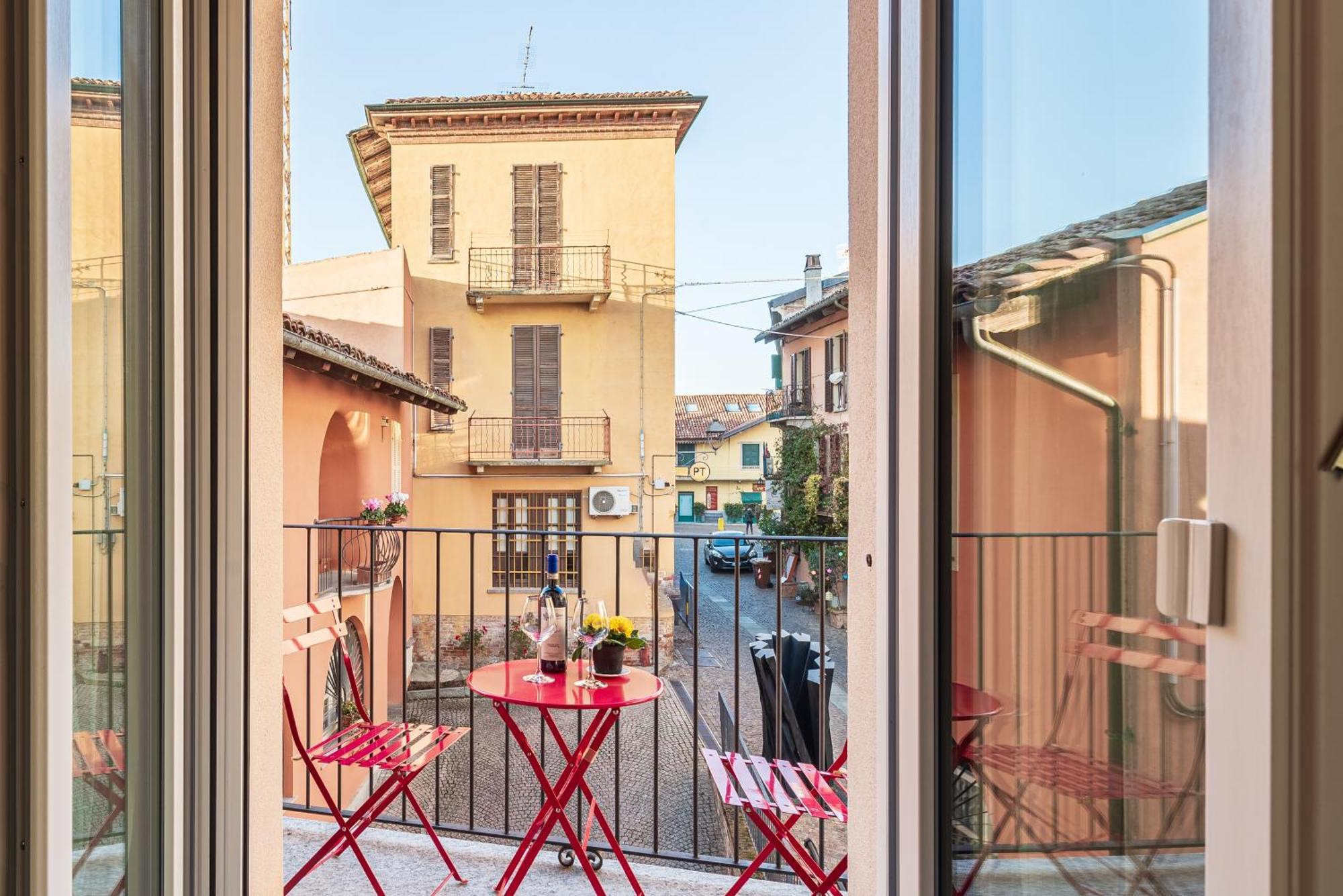 In Piazzetta Holiday Apartments, Barolo Eksteriør bilde