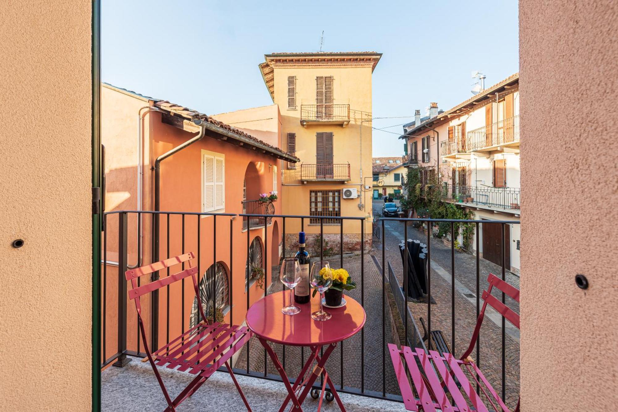 In Piazzetta Holiday Apartments, Barolo Eksteriør bilde