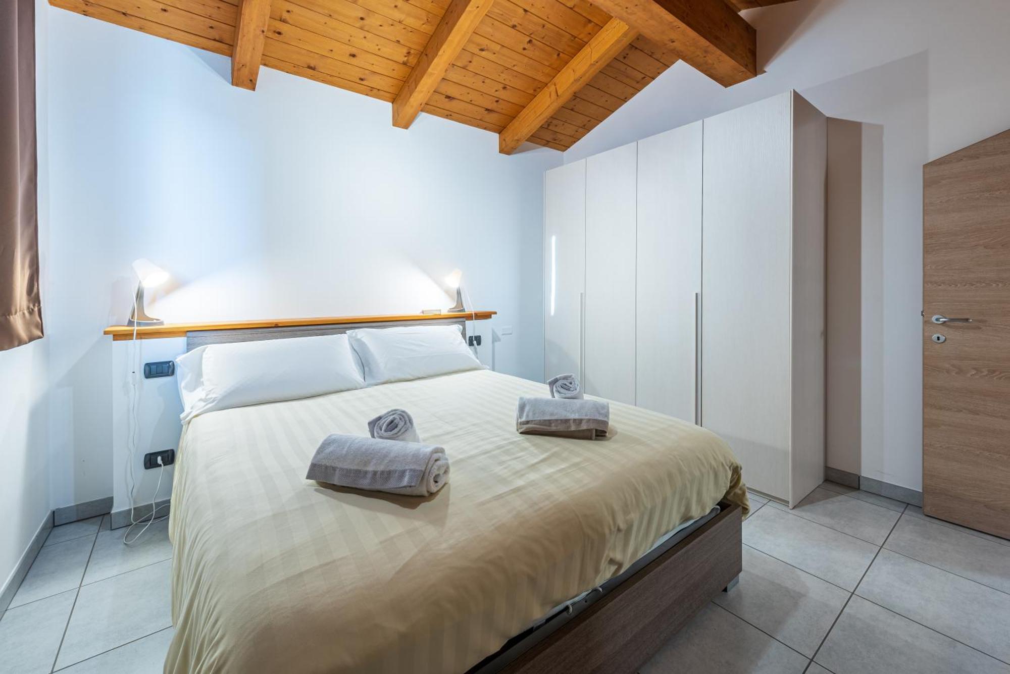In Piazzetta Holiday Apartments, Barolo Eksteriør bilde