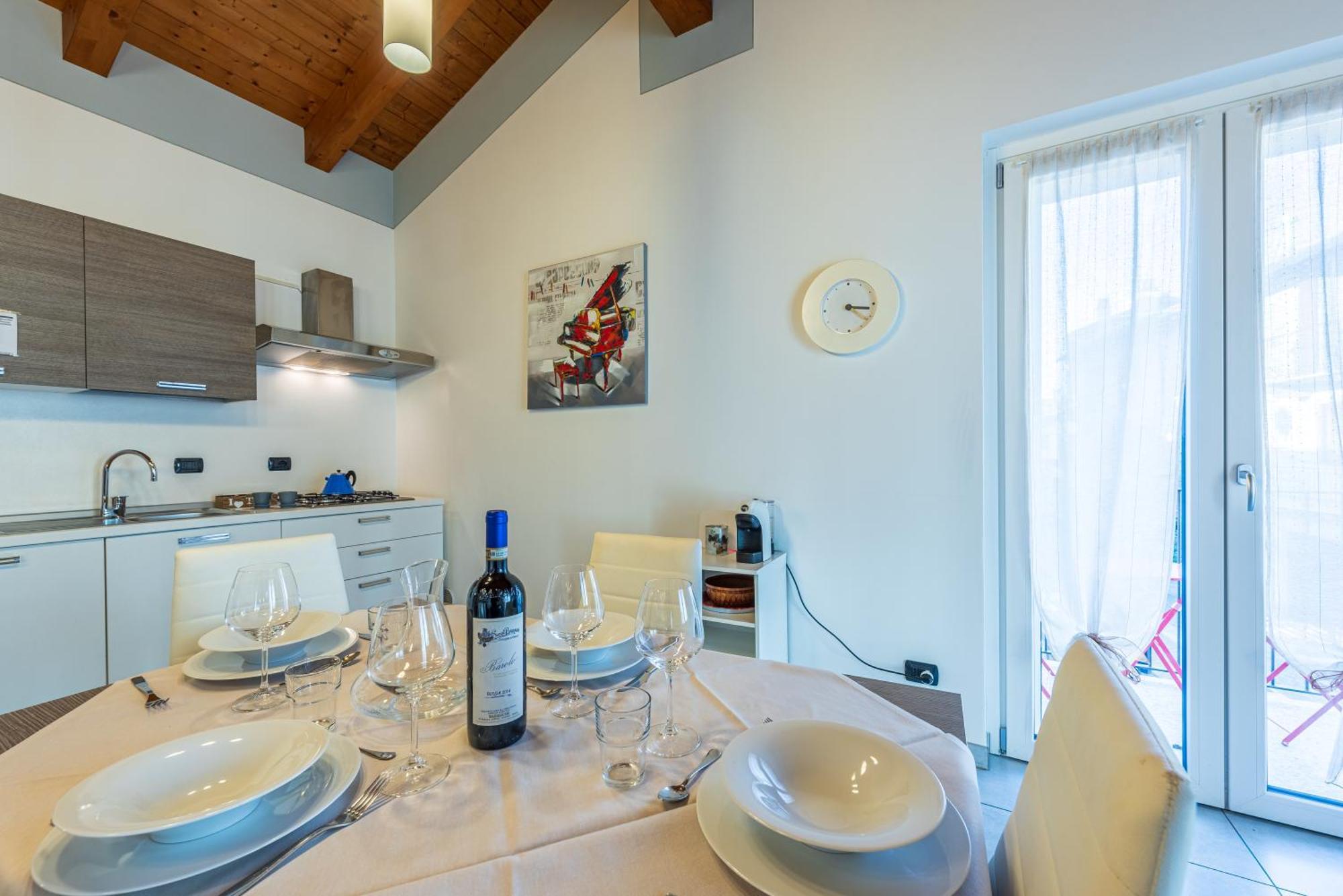 In Piazzetta Holiday Apartments, Barolo Eksteriør bilde